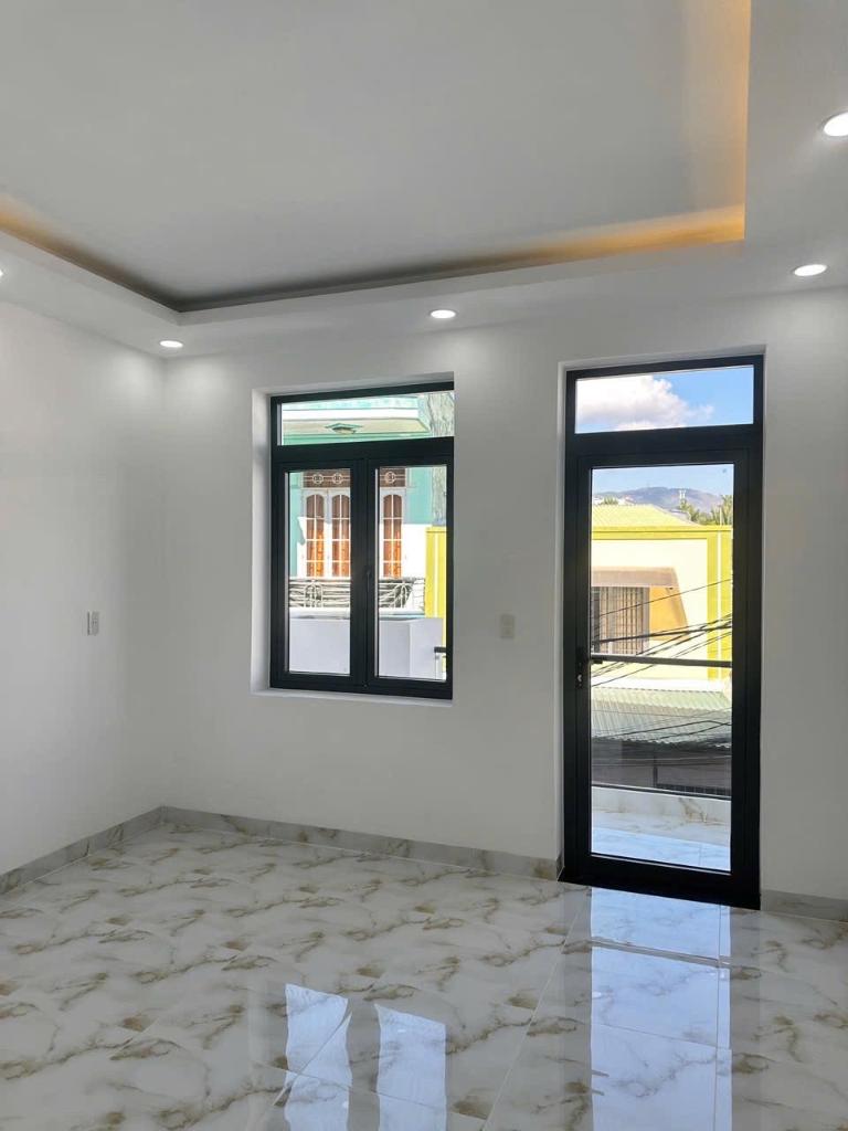 Дом · 4 спальни — Ngọc Hiệp, аренда квартиры SUNVIET