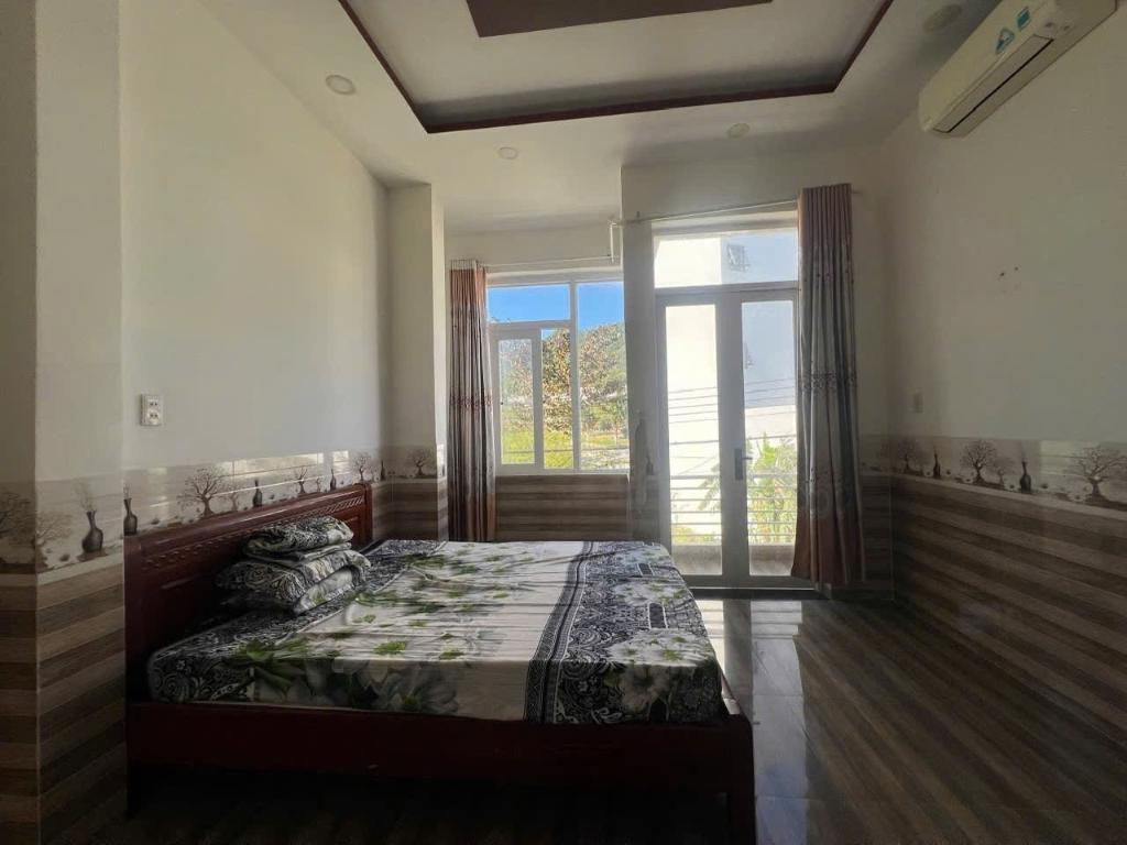 Дом · 4 спальни — Hòn Xện, аренда квартиры SUNVIET