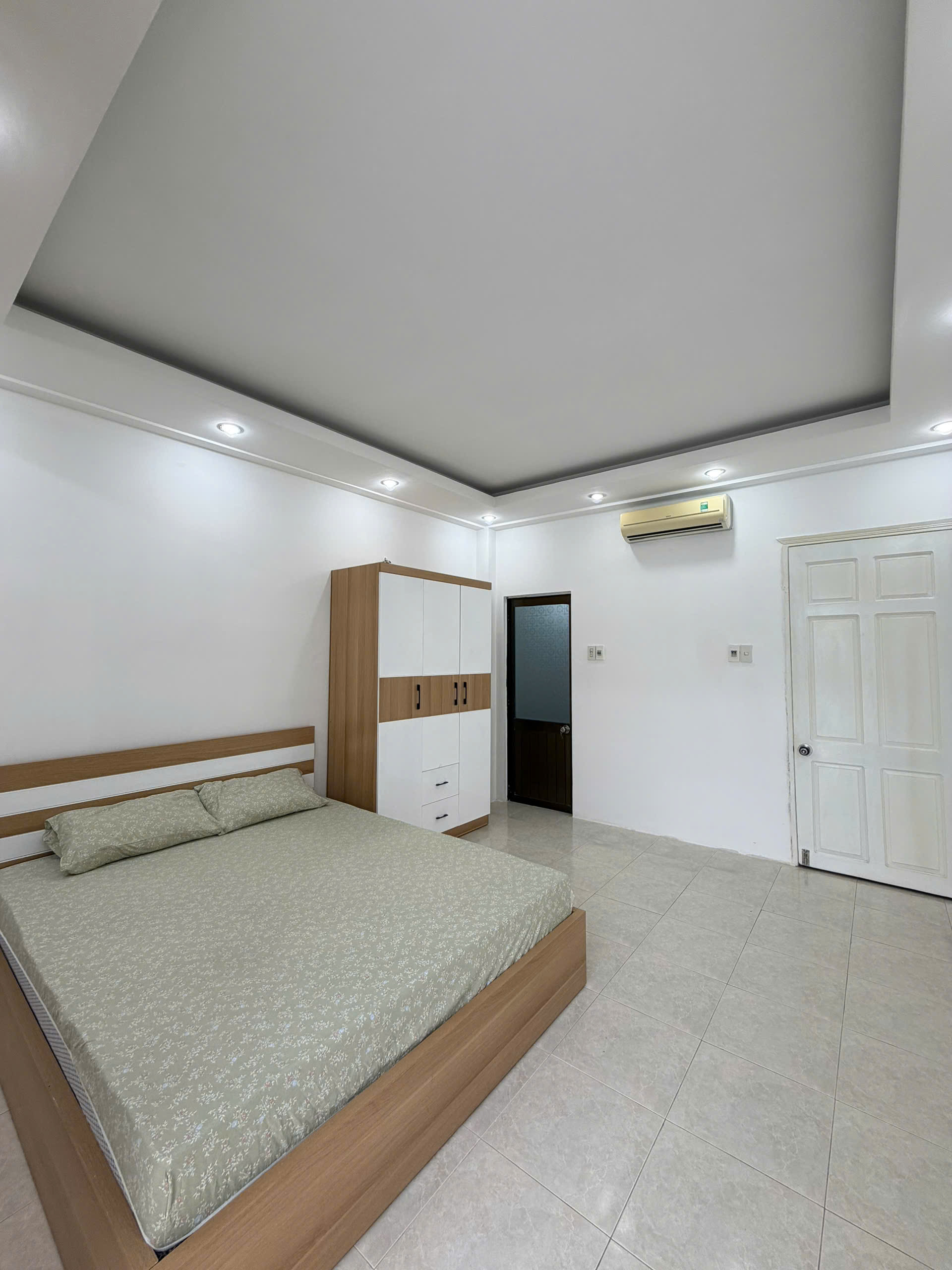 Дом · 4 спальни — Phạm Văn Đồng, Vĩnh Hòa, аренда квартиры SUNVIET